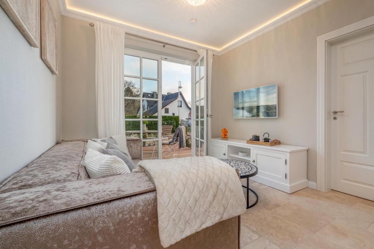 Traumhaus Unter Reet Apartment ซิงสท์ ภายนอก รูปภาพ